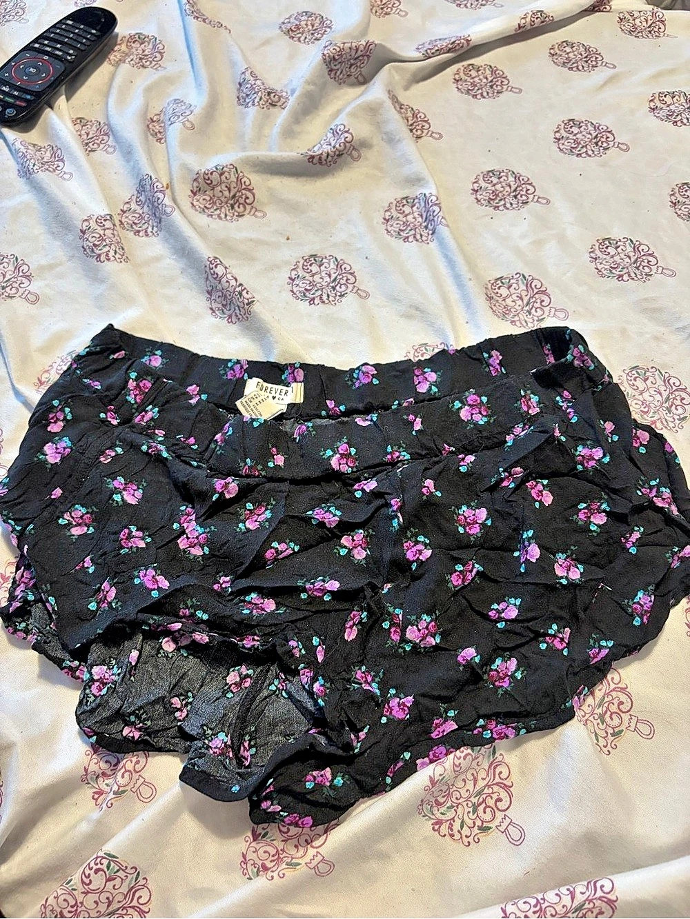 Forever 21 Floral High Waist Shorts in Black & Purple Size Small Like N